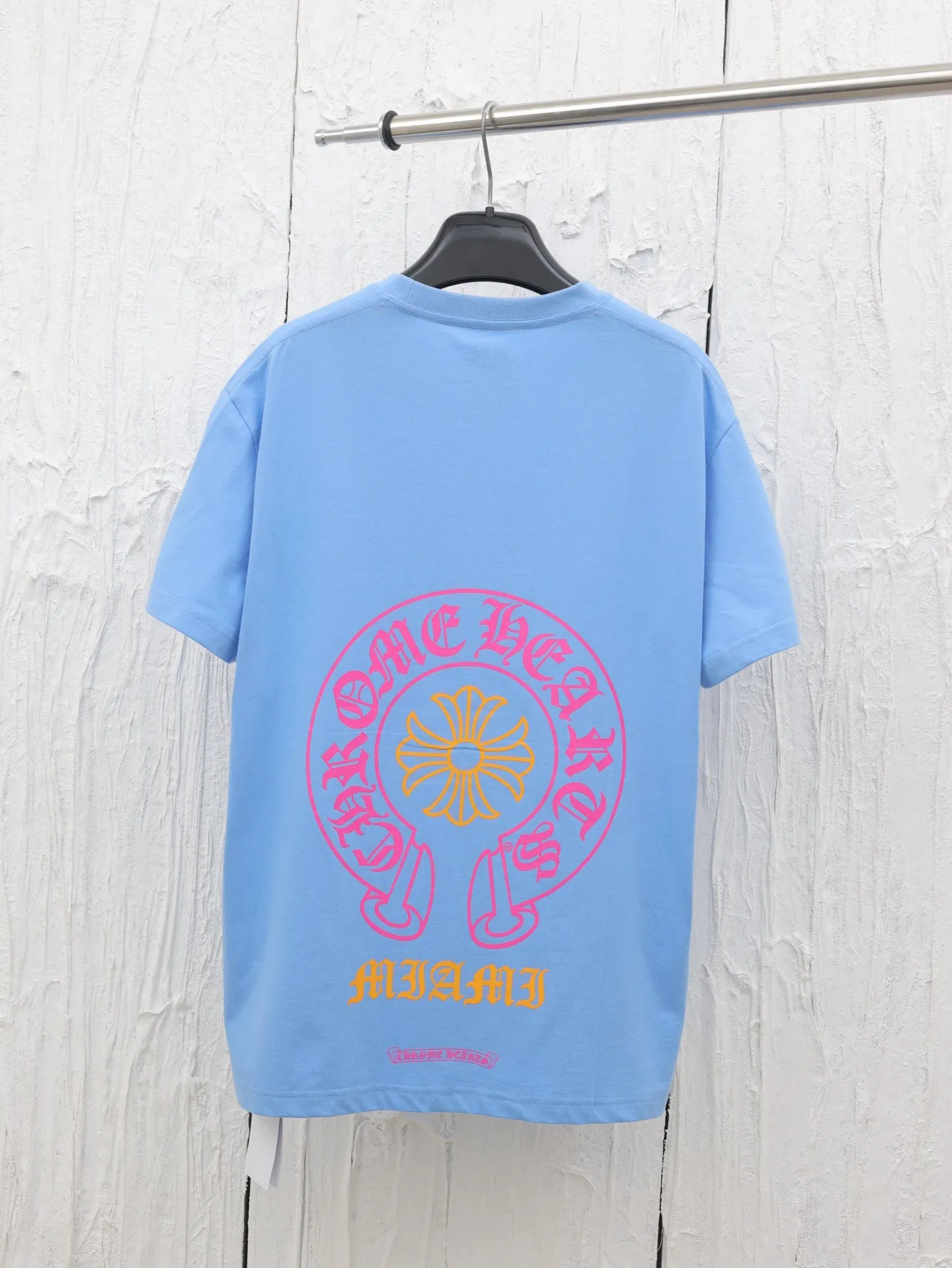 🅿️290 Chrome Hearts*/Chrome Hearts 25 new Miami limited horseshoe cross printed short-sleeves. Made of combed cotton high-density ice-permeable fabric, ribbed custom-woven and dyed. The printing uses imported glue printing. Every wiring detail is strictly in accordance with YB to achieve 100%. The overall wiring is straight and delicate, and the fabric is comfortable and soft. Size: S/M/L